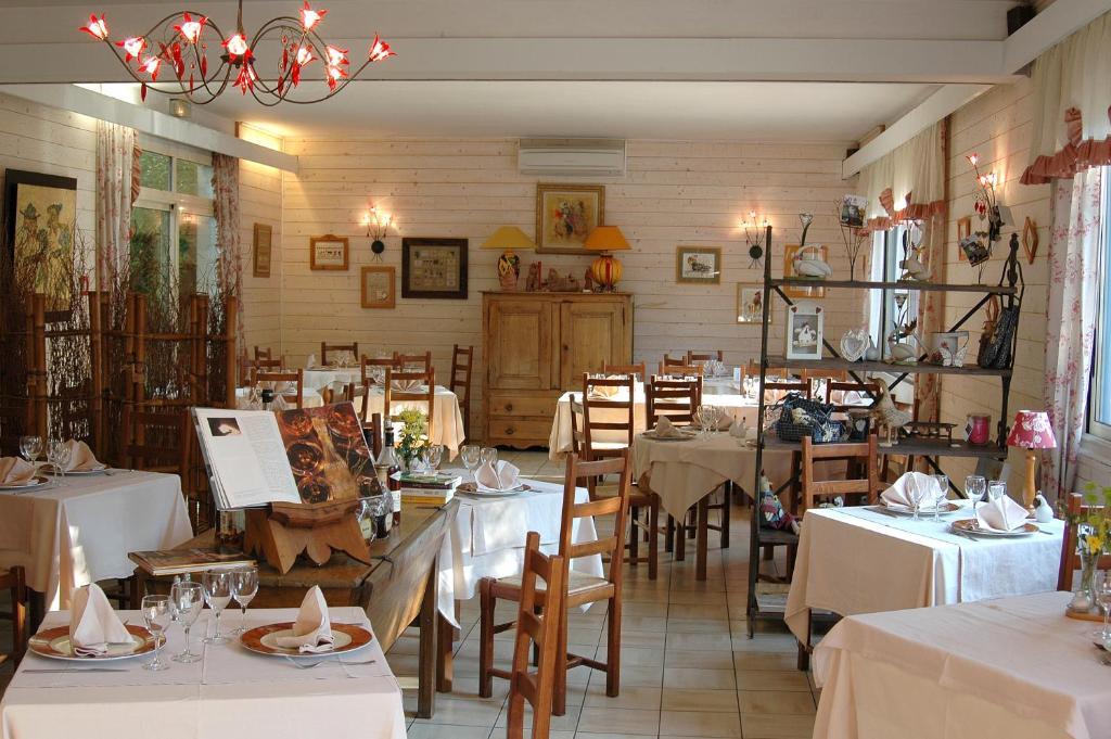 Hotel Restaurant Des Thermes Castéra-Verduzan Exterior foto